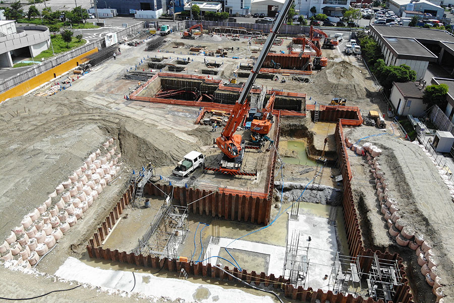 直接搬入粗大ごみ搬送コンベヤピット掘削状況