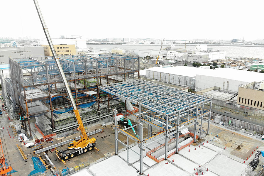 鉄骨建方（プラットホーム）